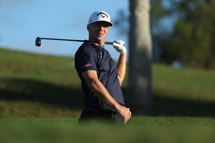 Noren grabs early Bermuda lead with 61 as Long sets record