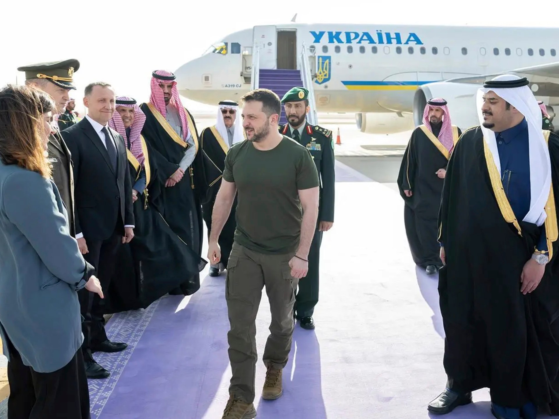 Zelenskyy in Saudi Arabia to push for peace, POW deal with Russia – Al Jazeera English
